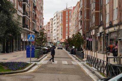 La calle vallisoletana mitad centro, mitad vía
