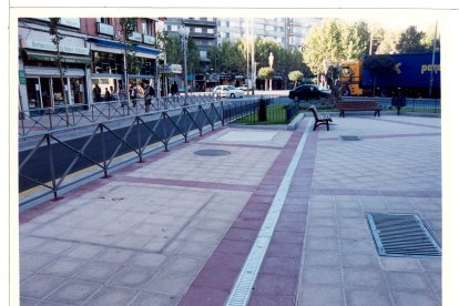 Obras de la primera fase de urbanización de la calle Gabilondo en 1998