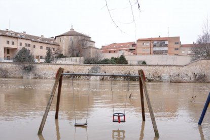 El río Duratón a su paso por Rábano y Peñafiel en Valladolid