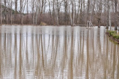 El río Duratón a su paso por Rábano y Peñafiel en Valladolid