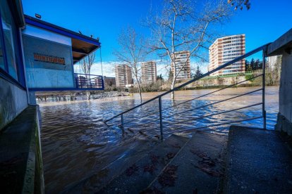 El río Pisuerga a su paso por la capital vallisoletana.