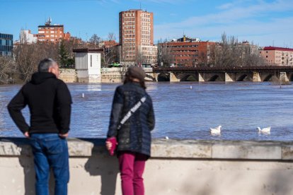 El río Pisuerga a su paso por la capital vallisoletana.