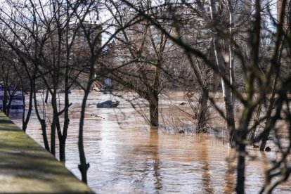 El río Pisuerga a su paso por la capital vallisoletana.
