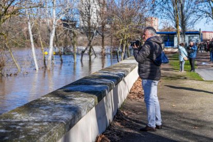 El río Pisuerga a su paso por la capital vallisoletana.