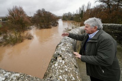 El Duero se desborda a su paso por Quintanilla de Onésimo.