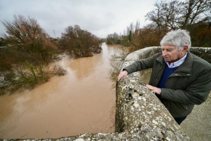 El Duero se desborda a su paso por Quintanilla de Onésimo.