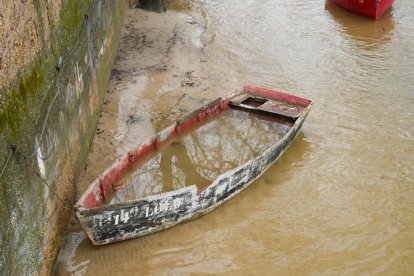 El río Pisuerga crece a su paso por Valladolid.