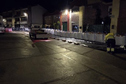 Viana se prepara por la posible subida del caudal del Cega