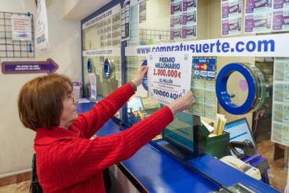 Rosa Fernández, empleada de la Administración de Loterías de Claudio Moyano.