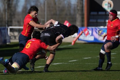 Una acción del partido entre España y Suiza en Pepe Rojo.
