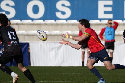 Una acción del partido entre España y Suiza en Pepe Rojo.