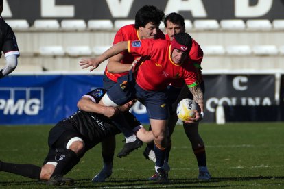 Una acción del partido entre España y Suiza en Pepe Rojo.