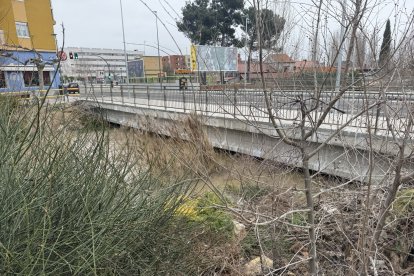 Río Esgueva en el puente de Tía Juliana