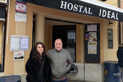 El matrimonio desalojado por la crecida del Duero: María y Javier