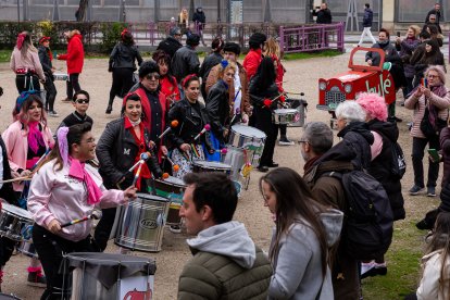 Batucada Escola Sambulé en Poniente