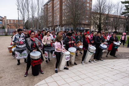 Batucada Escola Sambulé en Poniente