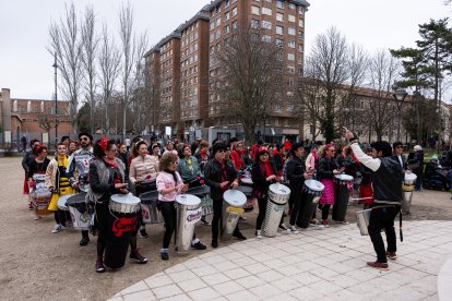 Batucada Escola Sambulé en Poniente