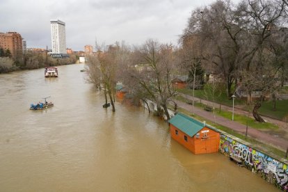 El río Pisuerga en Valladolid tras las crecidas por las borrascas