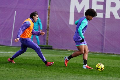 Primer entrenamiento del Real Valladolid con Fran Escribá al frente.