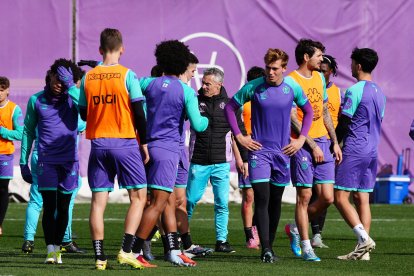 Primer entrenamiento del Real Valladolid con Fran Escribá al frente.