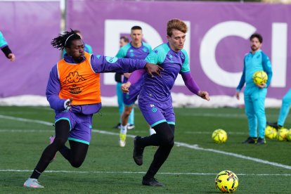 Primer entrenamiento del Real Valladolid con Fran Escribá al frente.
