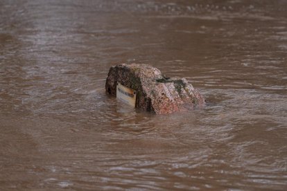 Casas y calles afectadas por la crecida del río Duero