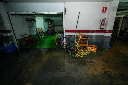 Casas y calles afectadas por la crecida del río Duero