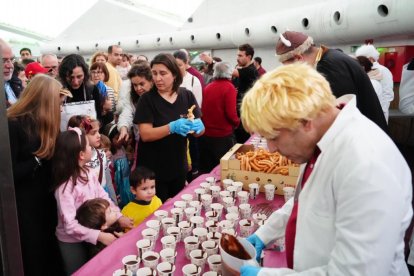 La Cúpula se llena de disfraces para despedir el Carnaval
