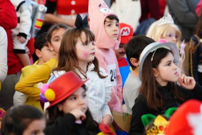 La Cúpula se llena de disfraces para despedir el Carnaval