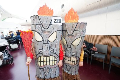 La Cúpula se llena de disfraces para despedir el Carnaval