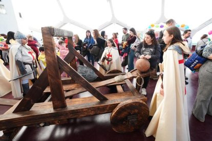 La Cúpula se llena de disfraces para despedir el Carnaval