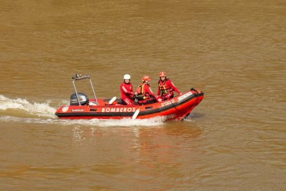 Dispositivo de Bomberos y Protección Civil para la búsqueda del hombre desaparecido en el puente de Santa Teresa