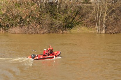 Dispositivo de Bomberos y Protección Civil para la búsqueda del hombre desaparecido en el puente de Santa Teresa