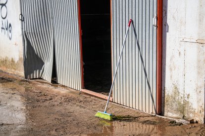 Calles afectadas por la crecida del río en Tudela de Duero.