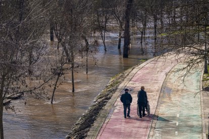 Calles afectadas por la crecida del río en Tudela de Duero. 