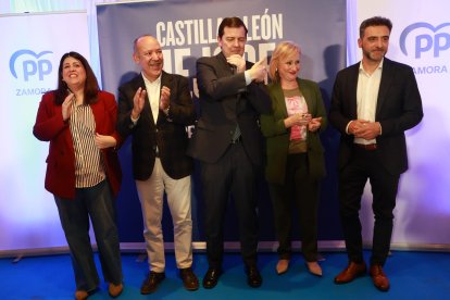 El candidato a la reelección a la Presidencia de la Junta de Castilla y León, Alfonso Fernández Mañueco, visita Benavente