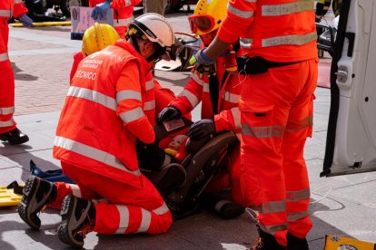 Simulacro de un accidente de tráfico en la Plaza Mayor