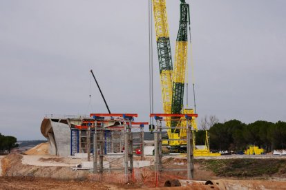 Obras del viaducto sobre el Duero a su paso por Quintanilla de Arriba.