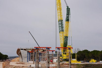 Obras del viaducto sobre el Duero a su paso por Quintanilla de Arriba.
