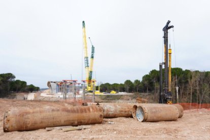 Obras del viaducto sobre el Duero a su paso por Quintanilla de Arriba.