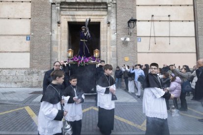 celebración del Vía Crucis Cuaresmal de la Cofradía Penitencial de la Sagrada Pasión de Cristo