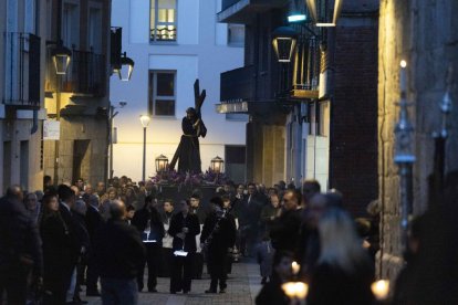 celebración del Vía Crucis Cuaresmal de la Cofradía Penitencial de la Sagrada Pasión de Cristo