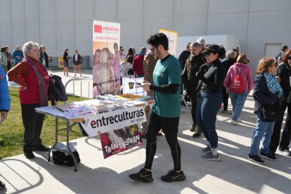 Cientos de personas asisten a la carrera popular Corre por una causa en Arroyo de La Encomienda