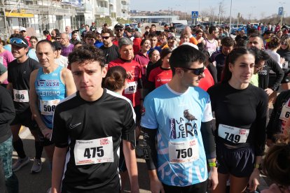 Cientos de personas asisten a la carrera popular Corre por una causa en Arroyo de La Encomienda