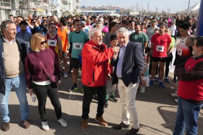 Cientos de personas asisten a la carrera popular Corre por una causa en Arroyo de La Encomienda