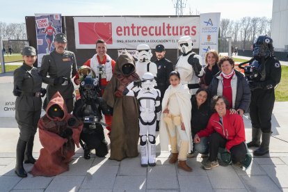 Cientos de personas asisten a la carrera popular Corre por una causa en Arroyo de La Encomienda