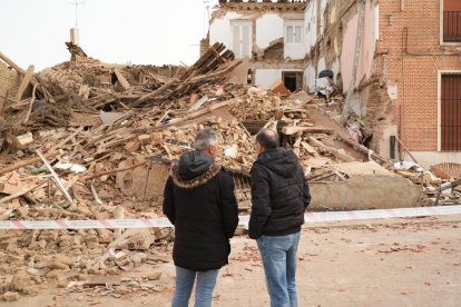 Siete Iglesias de Trabancos. Edificio derrumbado en la plaza Mayor.