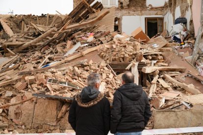 Siete Iglesias de Trabancos. Edificio derrumbado en la plaza Mayor.