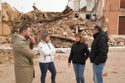Siete Iglesias de Trabancos. Edificio derrumbado en la plaza Mayor.