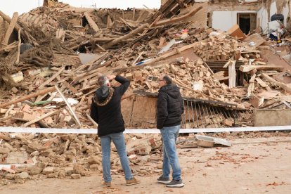 Siete Iglesias de Trabancos. Edificio derrumbado en la plaza Mayor.
